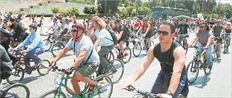 Η μεγαλύτερη ποδηλατική διαμαρτυρία που έχει οργανωθεί ποτέ στην Ελλάδα με περίπου 8.500 ποδηλάτες στους  δρόμους για να διεκδικήσουν περισσότερο χώρο για το ποδήλατο.  