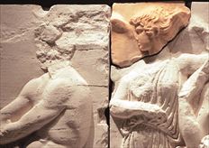 Ακρωτηριασμένη μοιάζει η Ίρις στην ανατολική ζωφόρο, καθώς το σώμα  της βρίσκεται στο Βρετανικό Μουσείο. Το νέο Μουσείο αποτελεί το «αναντίρρητο επιχείρημα» για την επιστροφή των Μαρμάρων  