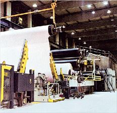 Εργοστάσιο Ηolmen: εδώ παράγονται  120 χιλιόμετρα χαρτιού την ώρα για τον  Τύπο  
