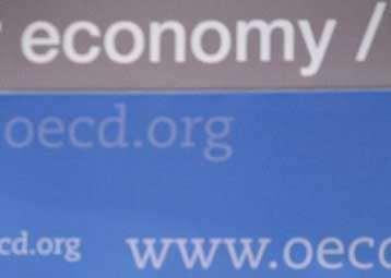 Εκτίναξη ελλείμματος στο 6,1% και συρρίκνωση του ΑΕΠ προβλέπει ο ΟΟΣΑ